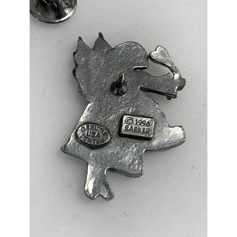 Vintage 1996 Barker Genuine USA Pewter Angel Heart Basket Lapel Pin 4525